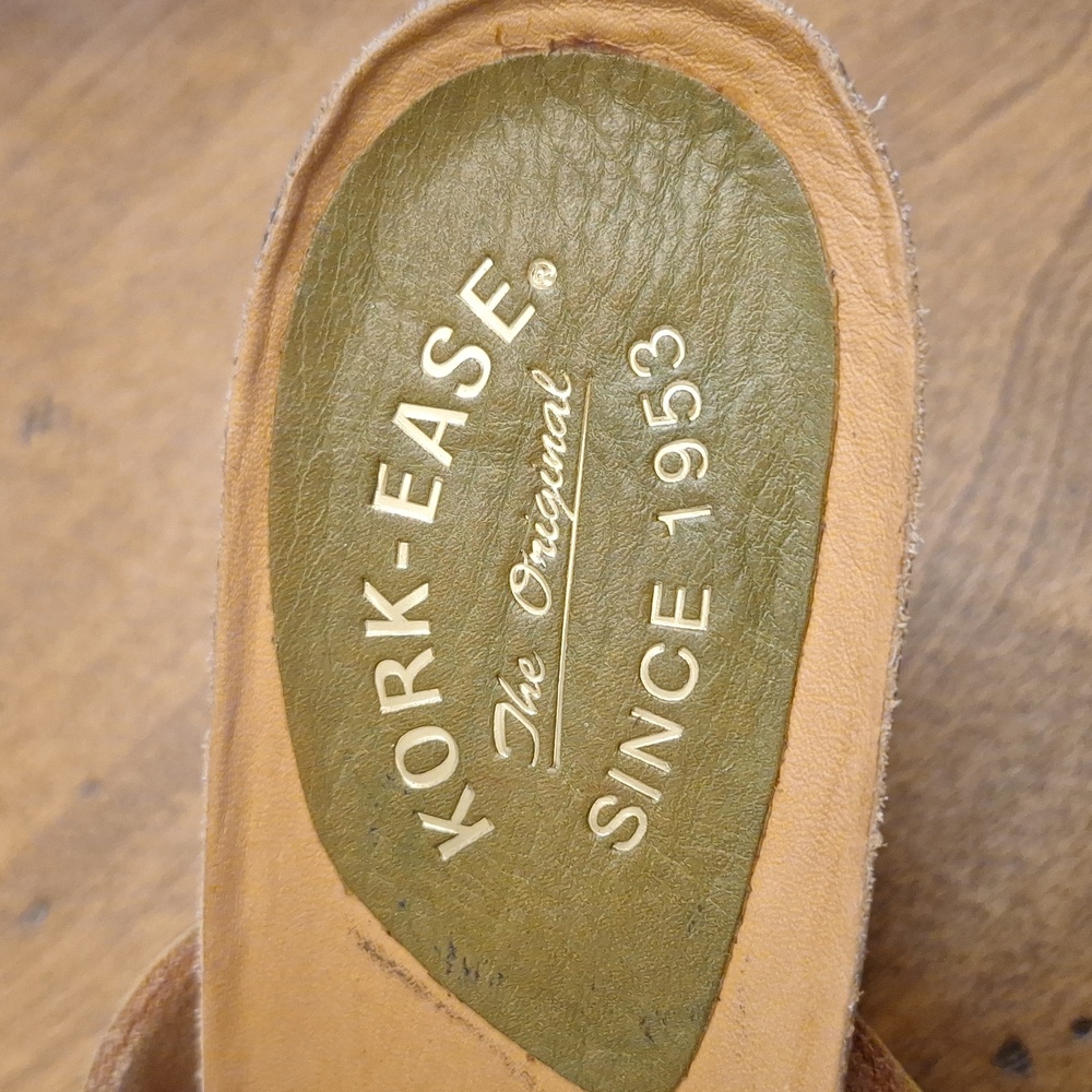 Kork-Ease Green Leather Sandals - Picture 13 of 16